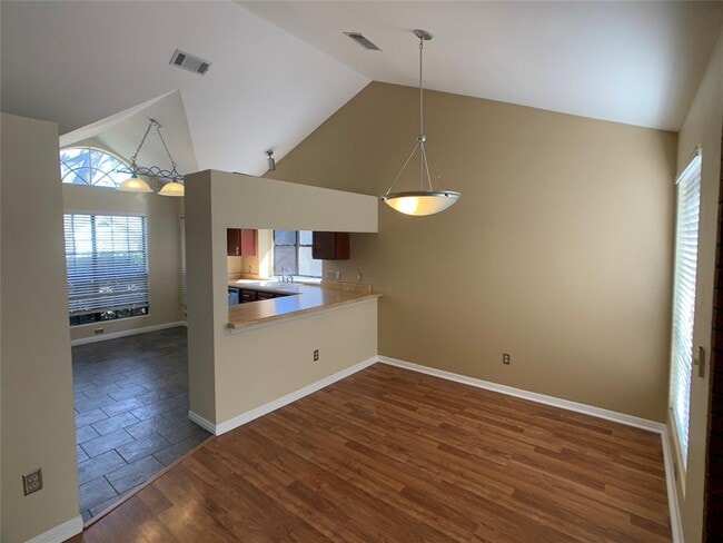 Building Photo - 2107 Warfield Way