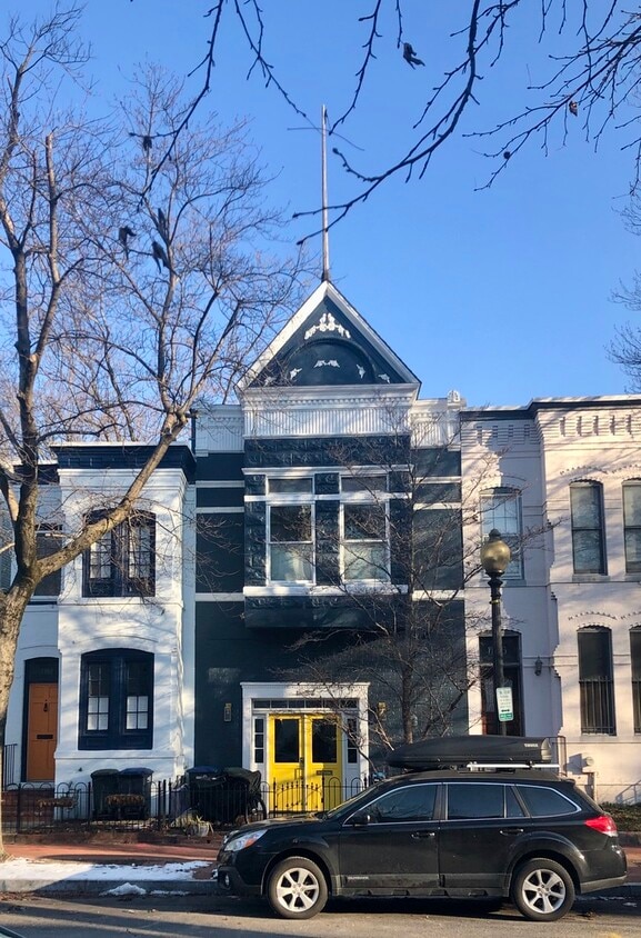 Front exterior - 1104 C St SE