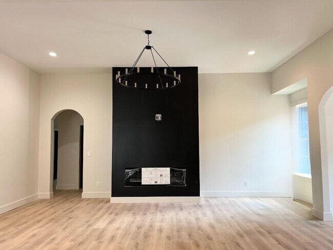 Building Photo - 163 Rias Way