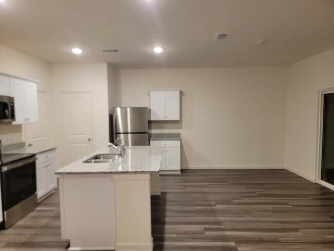 Foto del edificio - 6085 Majestic Crk Trl