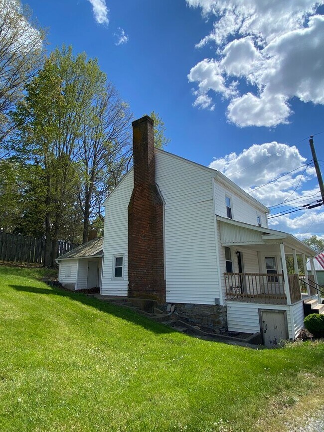 Building Photo - Available May 21st!!!