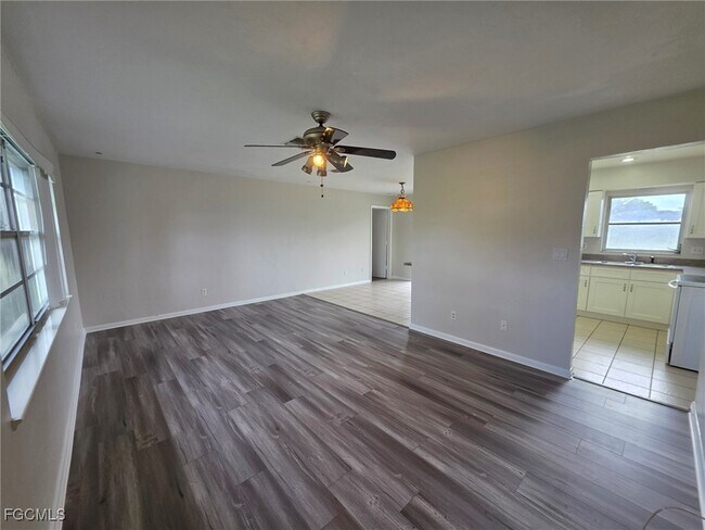 Building Photo - 1507 Medford Pl