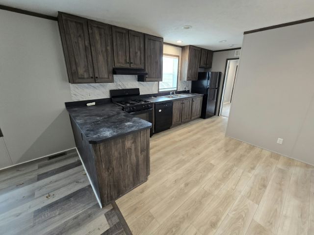 Foto del edificio - 141 Lynn Ln