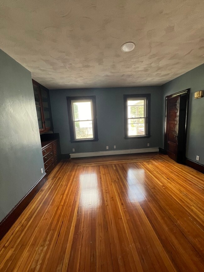 Building Photo - 8 Sayles Ave