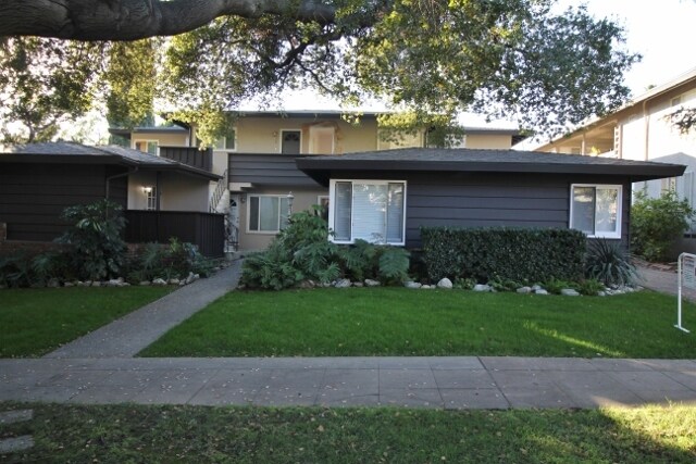 Foto del edificio - 1317 N Holliston Ave