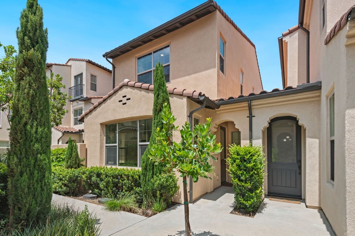 Primary Photo - 4 Bedroom - 3 Bath Irvine Home for lease