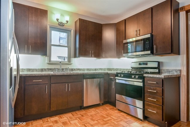 Foto del edificio - 3833 N Kenneth Ave