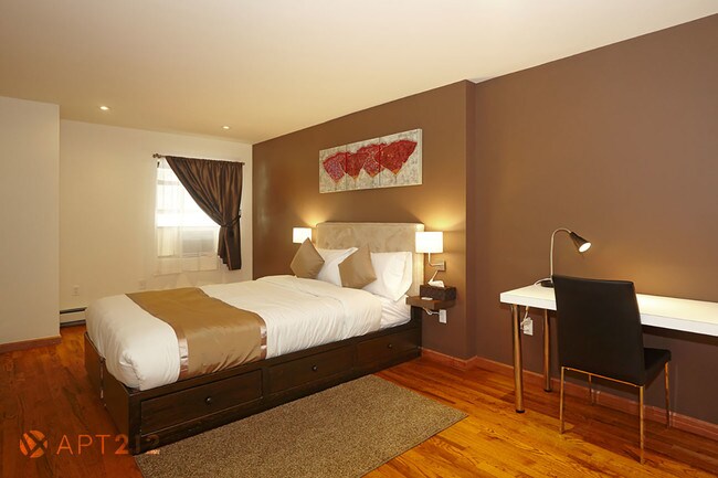 Foto del edificio - 308 W 18th St