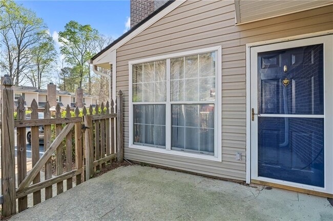 Building Photo - 547 Picketts Bend Cir