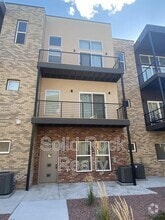 Building Photo - 1758 Creek Edge Vw