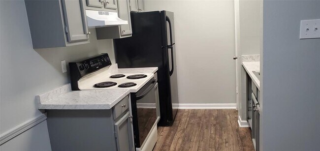 Foto del edificio - 17331 Red Oak Dr