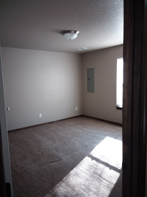 Building Photo - 116 SE Rose Garden Ln