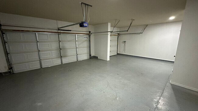 Building Photo - 2303 Scott Dr