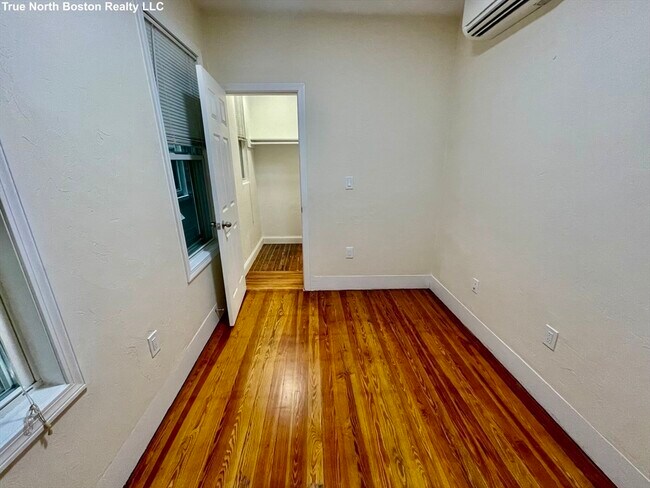 Foto del edificio - 207 Princeton St