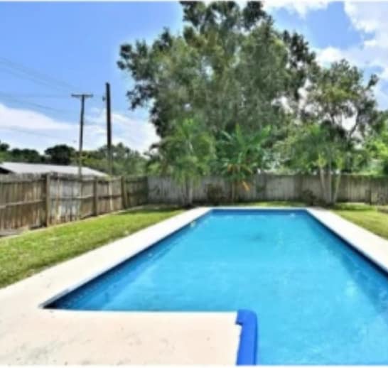 Building Photo - 2800 Ave S NW