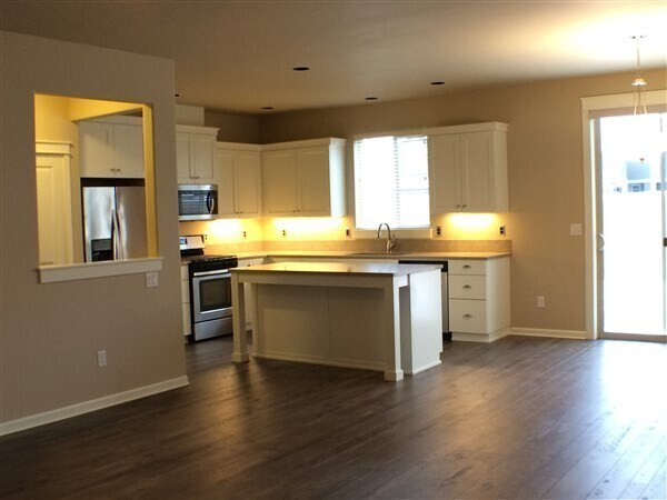Building Photo - Duplex in the McCall Landing Community