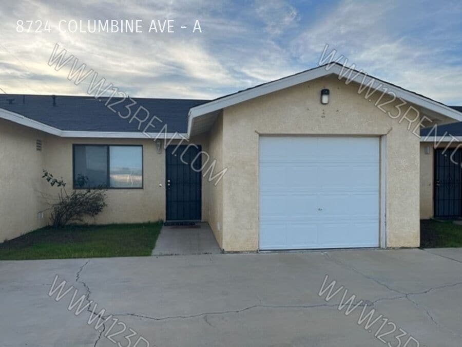 Primary Photo - 8724 Columbine Ave
