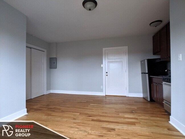 Foto del edificio - 4546 N Damen Ave