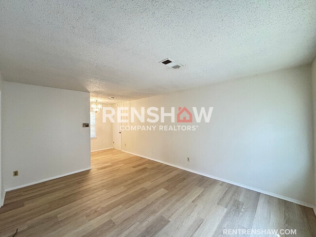 Building Photo - 3576 Debby Dr