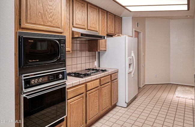 Foto del edificio - 10640 Wilkins Ave