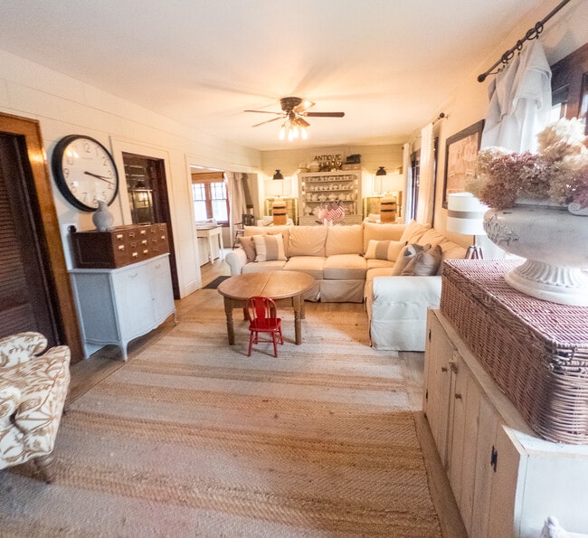 Sala de estar - 112 E Madison Ave