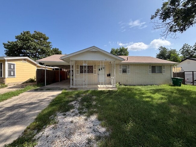 2 bedroom/1 bath available for IMMEDIATE M... - 2 bedroom/1 bath available for IMMEDIATE M... House