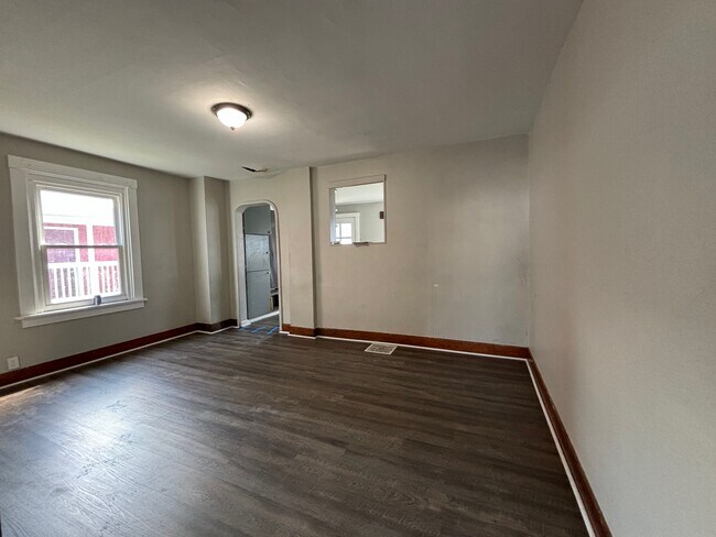 Building Photo - 608 Farnsworth Ave