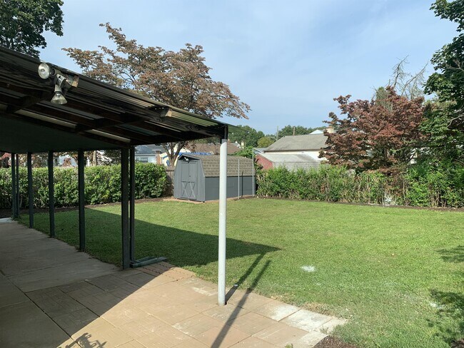 Building Photo - 7 Gable Ave
