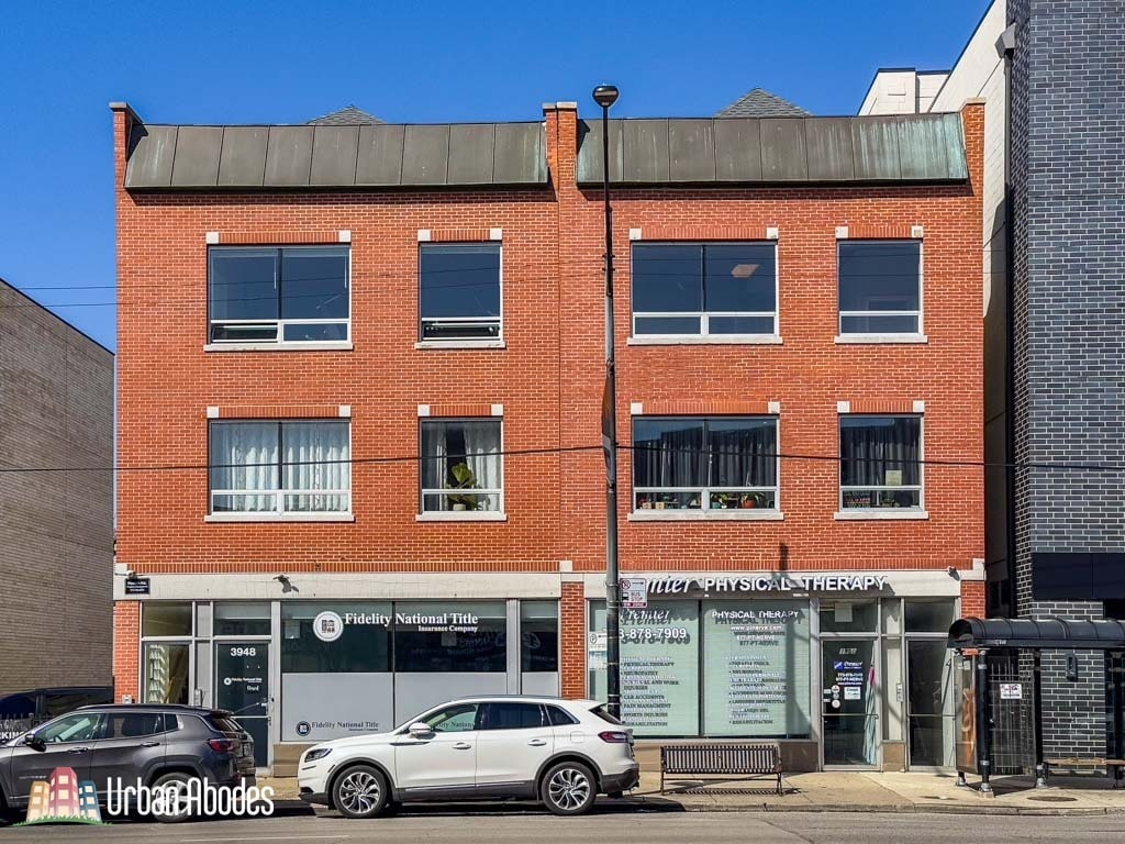 Primary Photo - 3950 N Ashland Ave