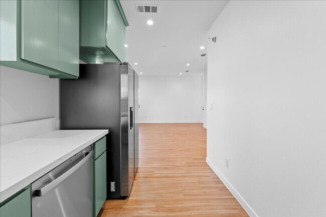 Foto del edificio - 4017 Mont Clair St