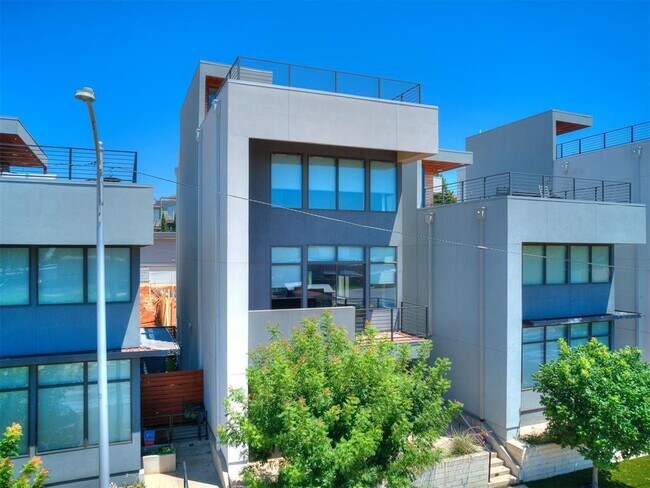 Foto del edificio - 825 NW 6th St