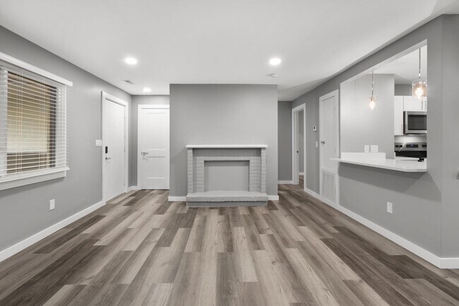 Interior Photo - Elizabeth Green