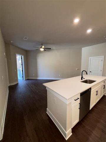 Building Photo - 111 Town Pl