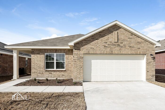 Primary Photo - 466 London Dr