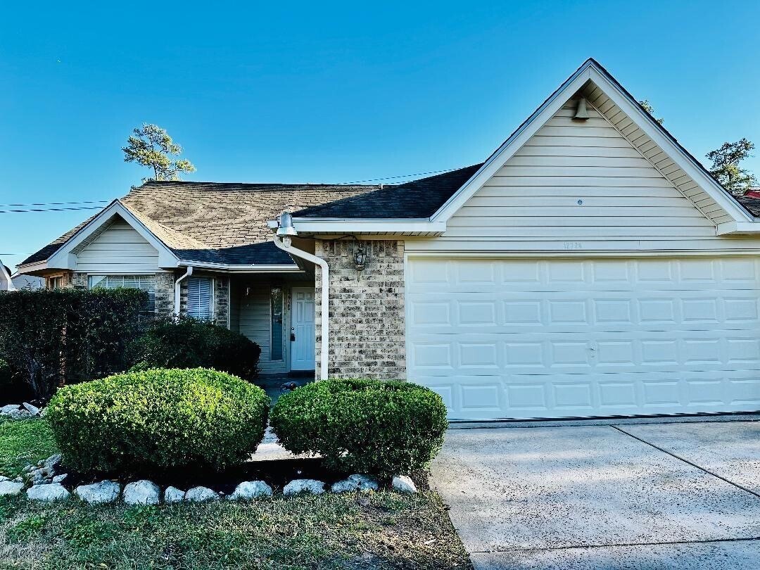 Foto principal - 12726 Stillington Dr