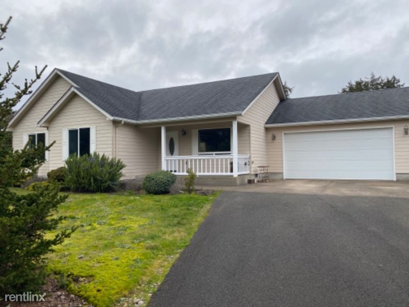 Primary Photo - 3 br, 2 bath House - 235 NE Evergreen Ln