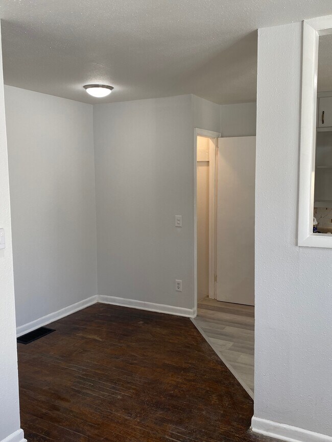 Foto del edificio - 1405 S Franklin Ave