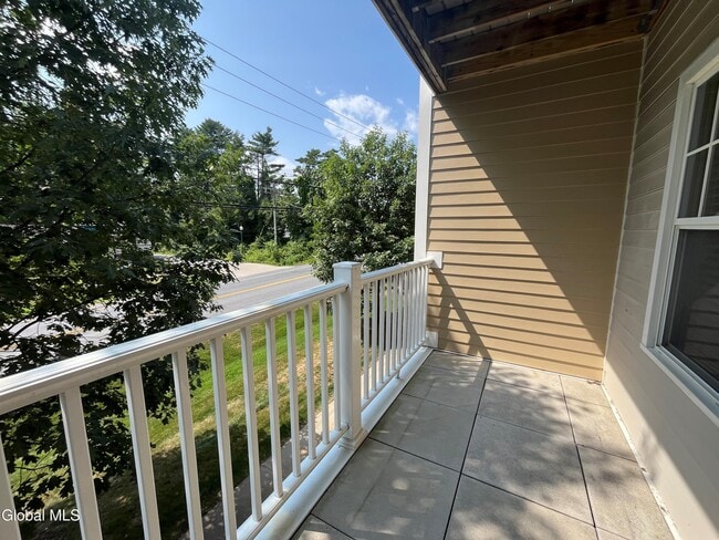 Foto del edificio - 74 Weibel Ave