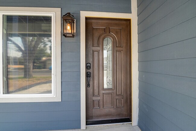 Foto del edificio - 2434 Camino Garden Way