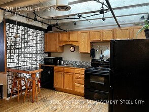 Building Photo - 201 Lamkin St