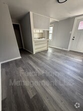 Building Photo - 666 E Market St