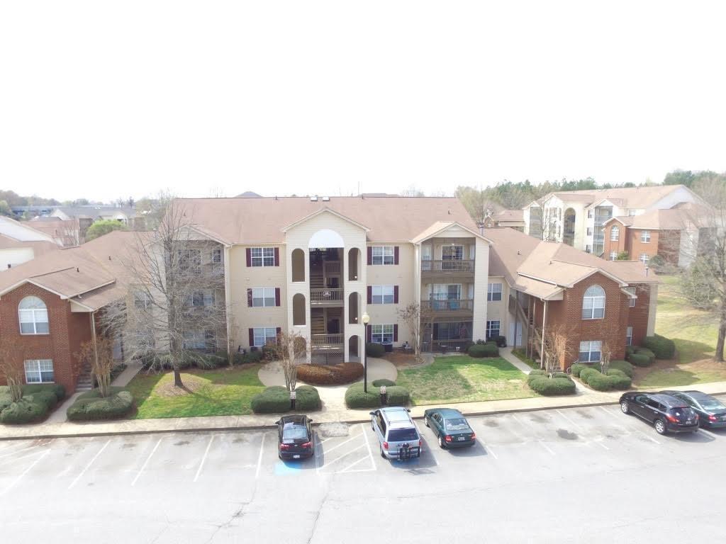 Primary Photo - 180 Wexford Dr