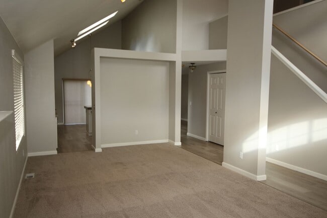 Building Photo - Beautiful 4 Bedroom Federal Way Home Near Edgewood