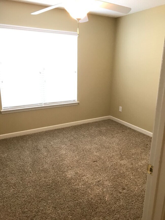 Foto del edificio - Beautiful 2 Bed/ 2 Bath Ranch in Desirable 55+ Neighborhood Located in Mooresville