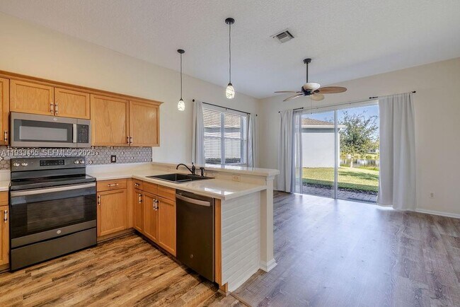 Foto del edificio - 2536 Bella Vista Cir