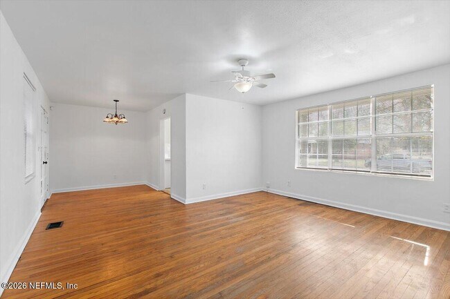 Foto del edificio - 3253 Corby St