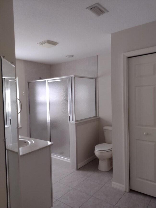 Foto del edificio - FULLY FURNISHED IN THE VILLAGE AT ASCOT HE...