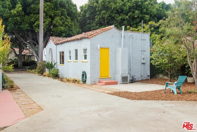 Building Photo - 4264 Lincoln Ave