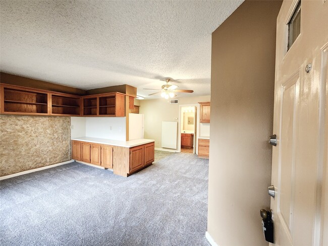 Building Photo - 1311 Antoine Dr