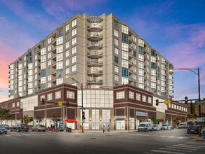 Building Photo - 1134 W Granville Ave